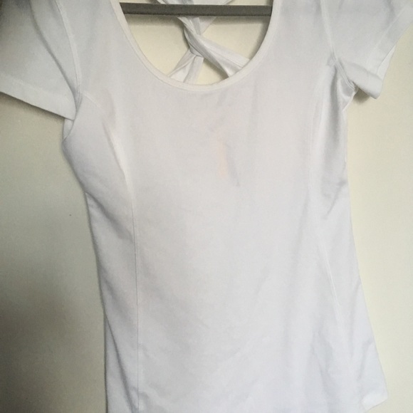 ❄️⛄️Lolë workout top⛄️❄️ - Picture 2 of 5